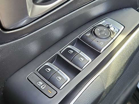 Used 2023 Kia Sorento LX FWD image 23