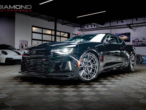 Used 2022 Chevrolet Camaro ZL1 RWD image 1