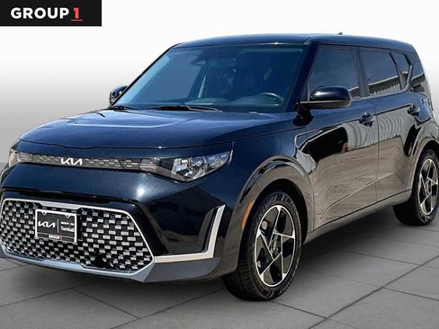 Used 2023 Kia Soul EX image 1