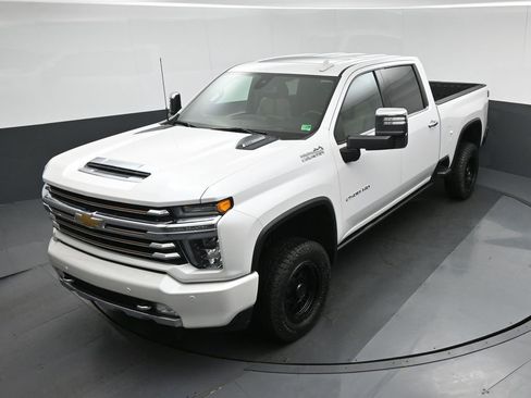 Used 2022 Chevrolet Silverado 2500 High Country w/ Safety Package II image 83