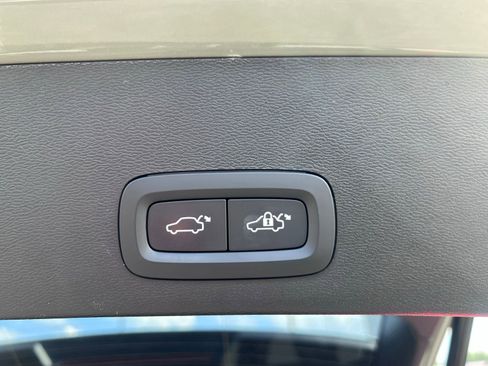 Used 2023 Volvo XC40 B5 Plus w/ Driver Assist Package AWD/4WD image 12