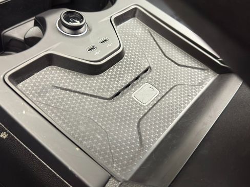 Used 2024 BMW iX xDrive50 w/ Premium Package image 34