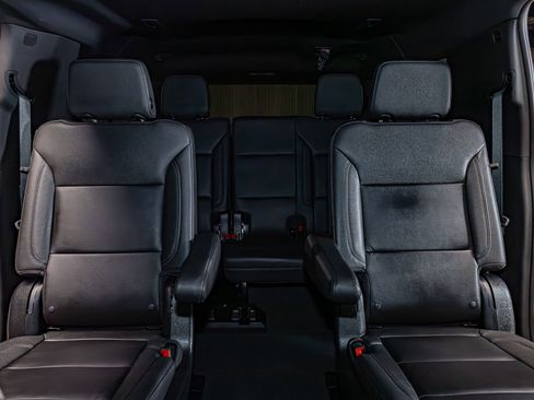 Used 2025 Chevrolet Suburban Z71 w/ Comfort Package image 24