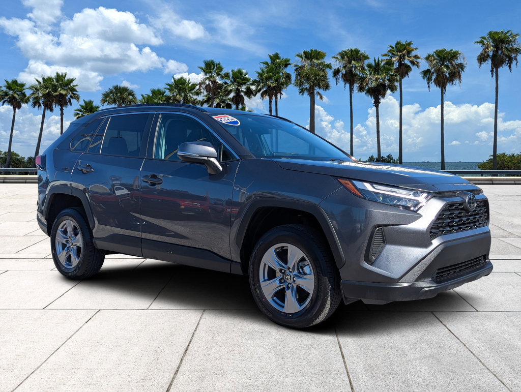 Used 2025 Toyota RAV4 XLE FWD image 4