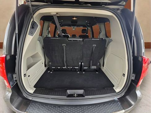 Used 2020 Dodge Grand Caravan SXT image 42