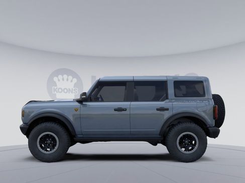 New 2025 Ford Bronco Badlands image 4