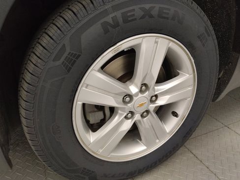 Used 2017 Chevrolet Trax LT w/ LT Convenience Package FWD image 31