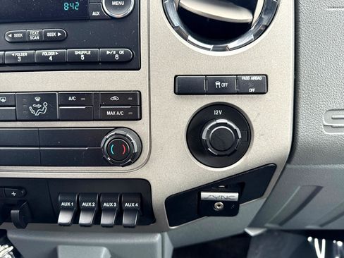 Used 2016 Ford F250 XLT w/ XLT Premium Package image 23