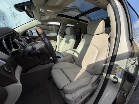 Used 2011 Cadillac SRX Luxury image 29