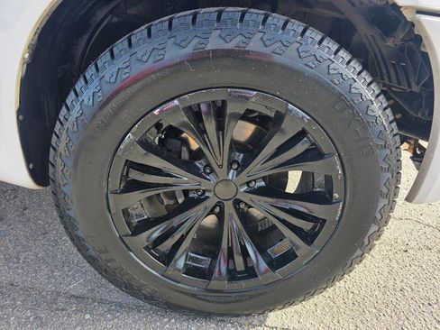 Used 2012 Nissan Titan SV w/ SV Value Truck Pkg image 17