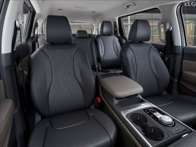 Used 2026 Kia Carnival EX FWD image 15