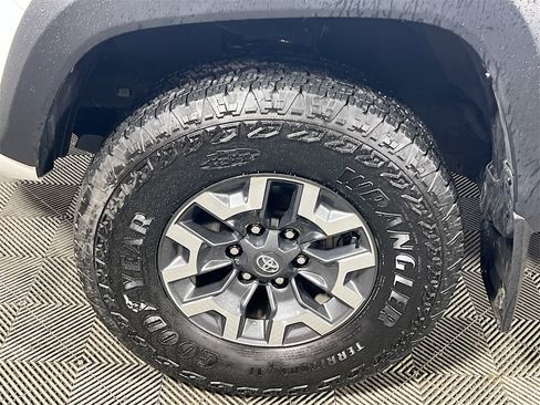 Certified 2023 Toyota Tacoma TRD Off-Road image 27