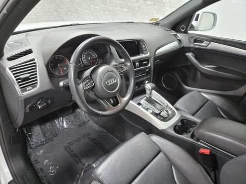 Used 2017 Audi Q5 2.0T Premium Plus w/ Technology Package image 13