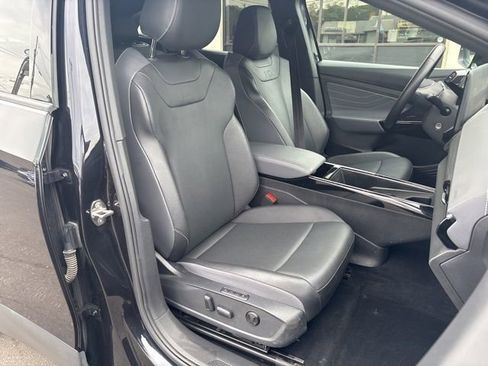 Used 2023 Volkswagen ID.4 Pro S AWD/4WD image 14