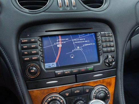 Used 2008 Mercedes-Benz SL 55 AMG image 36