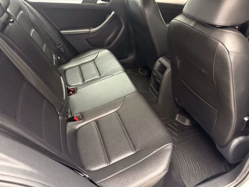 Used 2013 Volkswagen Jetta SE FWD image 20