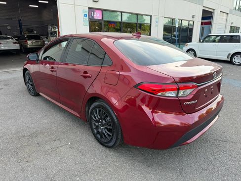 Used 2022 Toyota Corolla LE FWD image 15