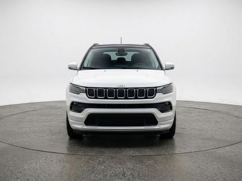 Used 2025 Jeep Compass Limited image 2