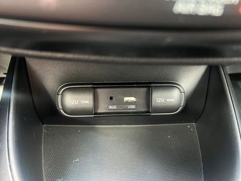 Used 2019 Kia Soul Base image 23
