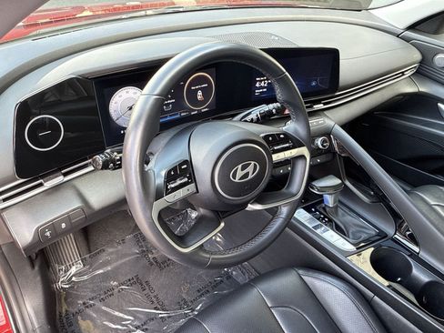 Certified 2025 Hyundai Elantra Limited FWD image 16