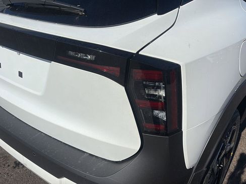 New 2026 Nissan Kicks SV w/ SV Premium Package FWD image 5