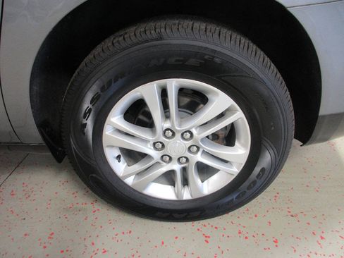 Used 2019 Buick Enclave Essence w/ Trailering Package, 5000 lbs. AWD/4WD image 32