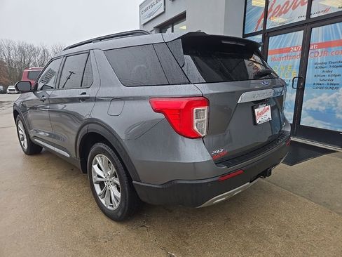 Used 2023 Ford Explorer XLT w/ Equipment Group 202A image 7
