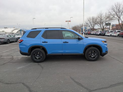 New 2025 Honda Pilot TrailSport image 2