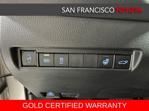 Certified 2021 Toyota Venza XLE image 36