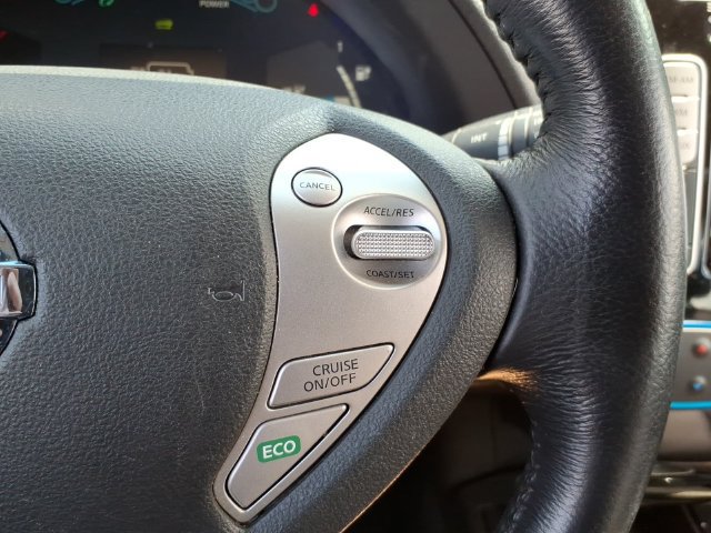 Used 2016 Nissan Leaf SL w/ Premium Package FWD image 19