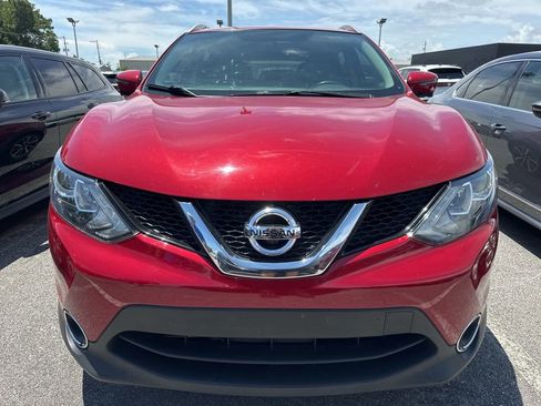 Used 2018 Nissan Rogue Sport SL FWD image 2