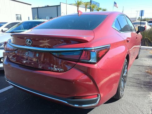 Used 2024 Lexus ES 300h w/ Luxury Package image 10