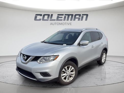 Used 2015 Nissan Rogue SV image 1