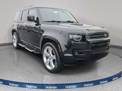 Used 2023 Land Rover Defender 110 X-Dynamic SE image 4