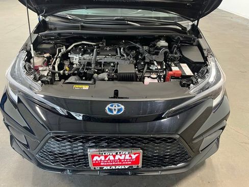 Used 2025 Toyota Corolla SE FWD image 9
