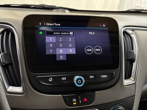 Used 2021 Chevrolet Malibu LT FWD image 34