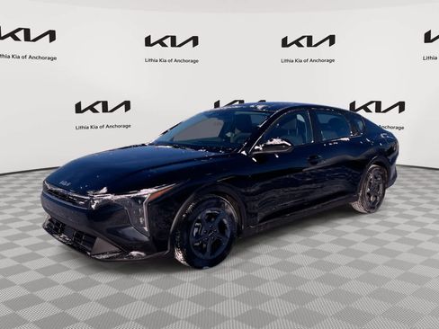 Used 2025 Kia K4 LXS image 1