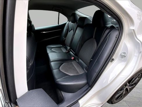 Used 2021 Toyota Camry SE FWD image 21
