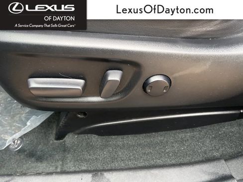 Used 2016 Toyota Sienna L image 11