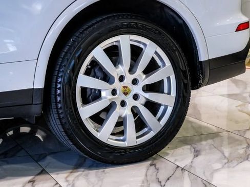 Used 2017 Porsche Cayenne AWD/4WD image 84
