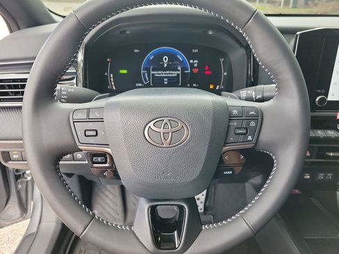 Used 2026 Toyota Camry SE FWD image 19