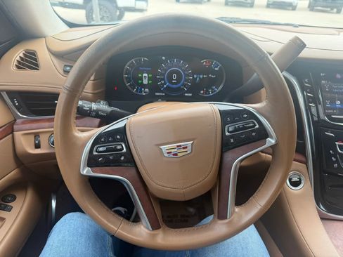 Used 2016 Cadillac Escalade Platinum AWD/4WD image 19