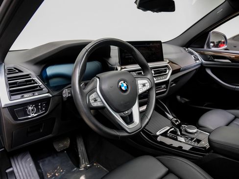 Used 2024 BMW X4 xDrive30i image 3