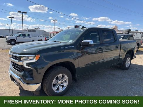 Used 2025 Chevrolet Silverado 1500 LT image 3