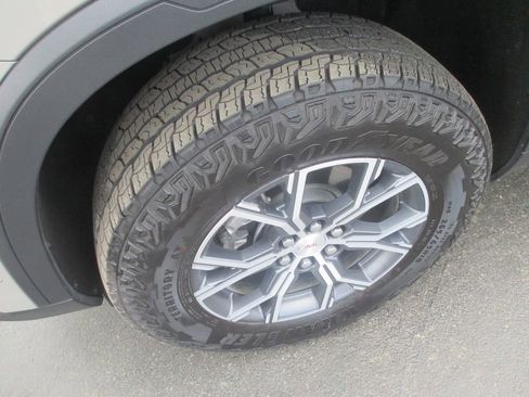 Used 2026 GMC Acadia AT4 w/ Super Cruise Package image 14