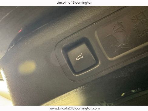 Used 2019 Lincoln Navigator L Reserve image 26