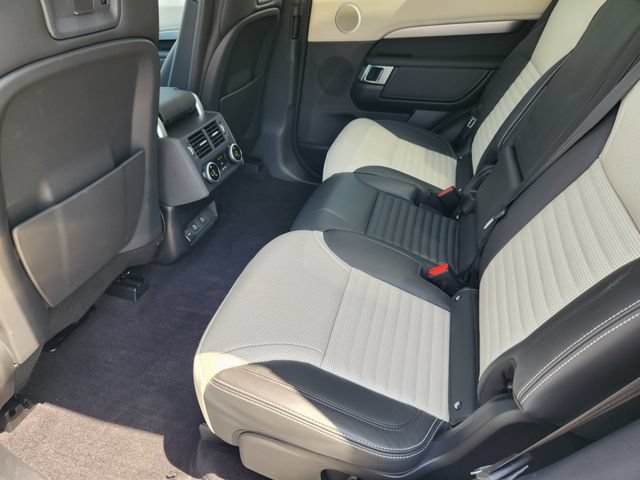 Used 2025 Land Rover Discovery Dynamic SE AWD/4WD image 23