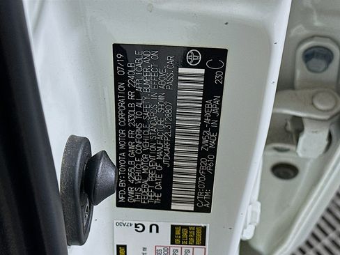 Used 2020 Toyota Prius Prime LE FWD image 12