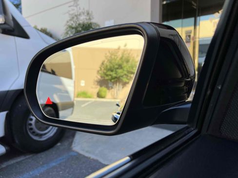 Used 2020 Mercedes-Benz C 300 Sedan image 10