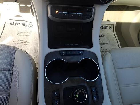 Used 2020 GMC Acadia Denali w/ Technology Package AWD/4WD image 16